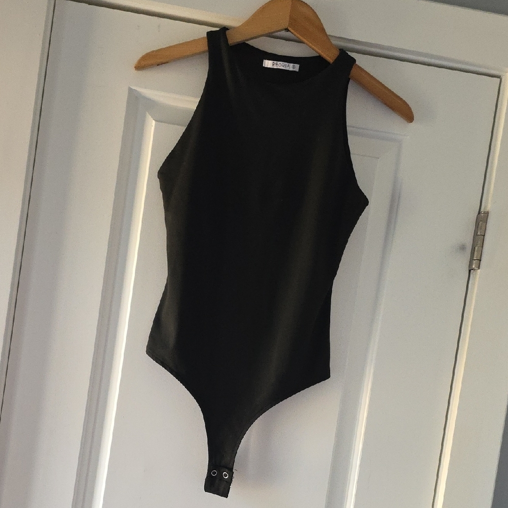 ReoRoa Black One Piece Bodysuit!